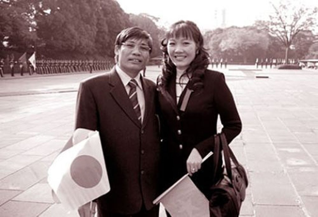 Ông Trần Nam Cường (bên trái) là người sáng lập Tập đoàn Nam Cường