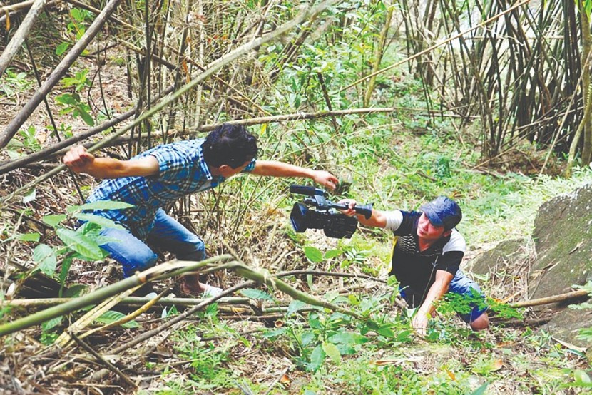 Bác Hồ với các phóng viên báo đài. (Ảnh tư liệu)