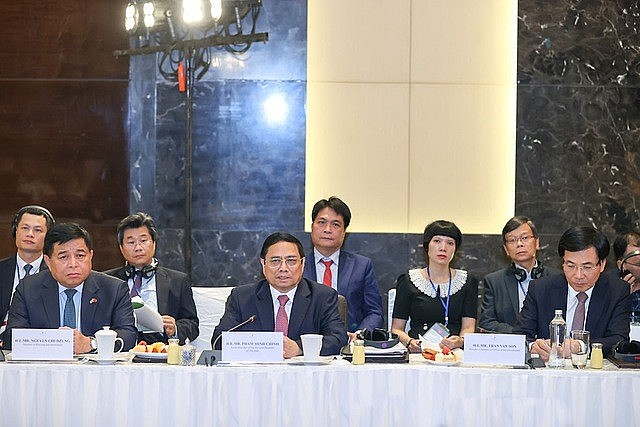 Thủ tướng mong muốn các doanh nghiệp Hàn Quốc tiếp tục tin tưởng và gắn bó với Việt Nam trong quá trình phát triển - Ảnh: VGP/Nhật Bắc