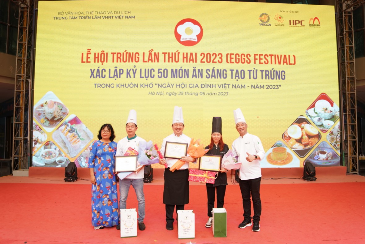 3 đầu bếp trình diễn các món trứng độc đáo tại Eggs Festival.