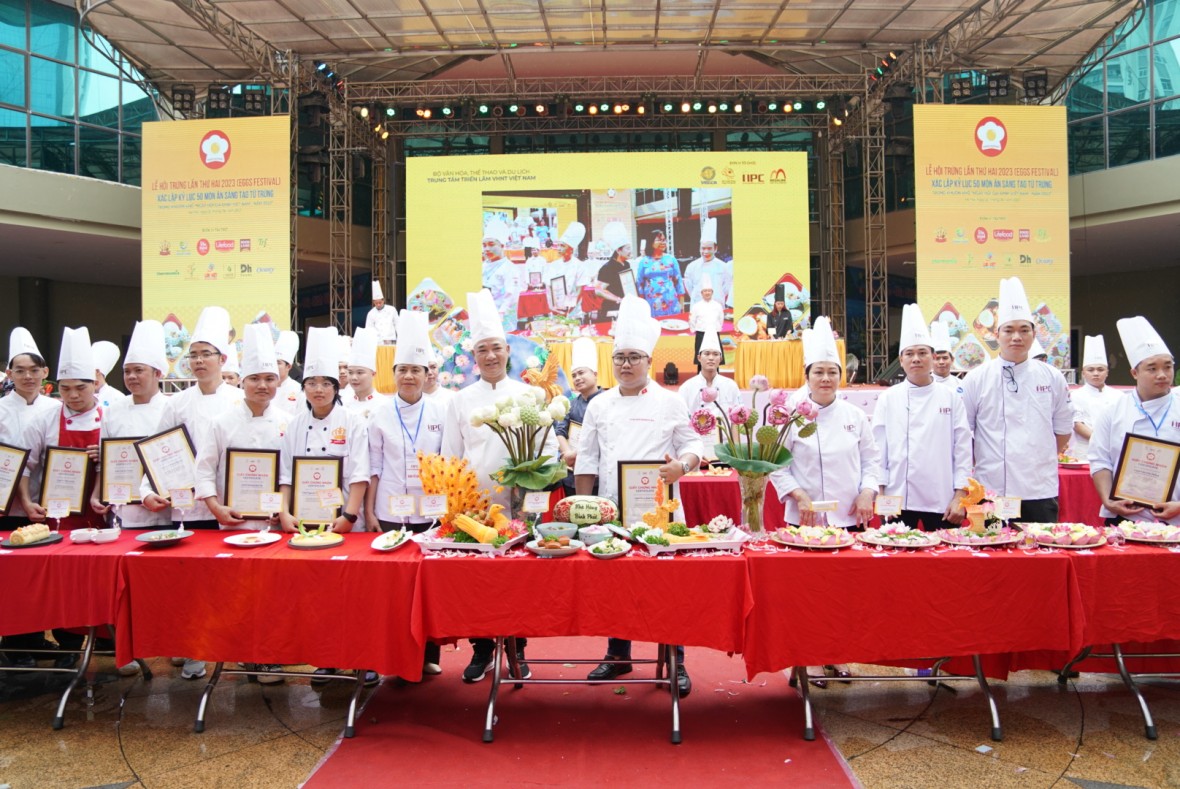 3 đầu bếp trình diễn các món trứng độc đáo tại Eggs Festival.