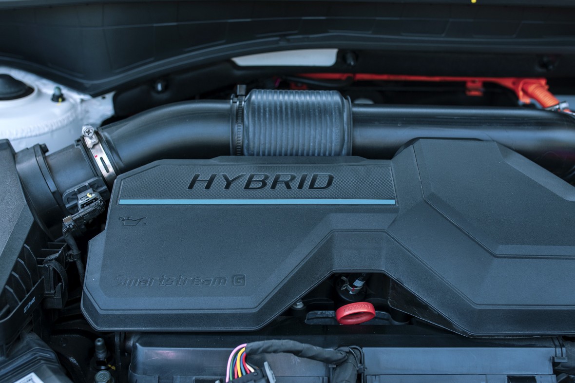 Hyundai Santa FE hybrid ra mắt Việt Nam với giá bán lẻ 1,45 tỷ đồng