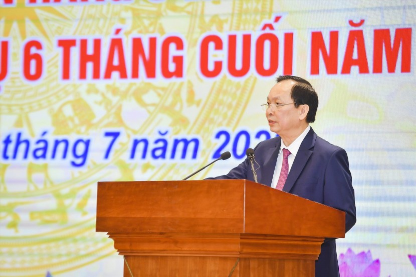 Phó Thống đốc thường trực Ngân hàng Nhà nước Đào Minh Tú phát biểu tại Hội nghị sơ kết hoạt động ngân hàng 6 tháng đầu năm và triển khai nhiệm vụ 6 tháng cuối năm 2023. Ảnh: SBV