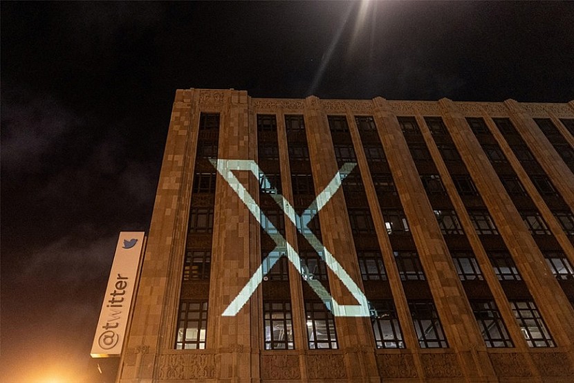  Logo mới được chiếu tại trụ sở chính của Twitter ở San Francisco. Ảnh: Business Reporter
