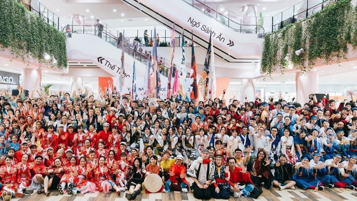 Các bạn trẻ tham gia Lễ hội Yosakoi Việt Nam được tổ chức tại AEON MALL