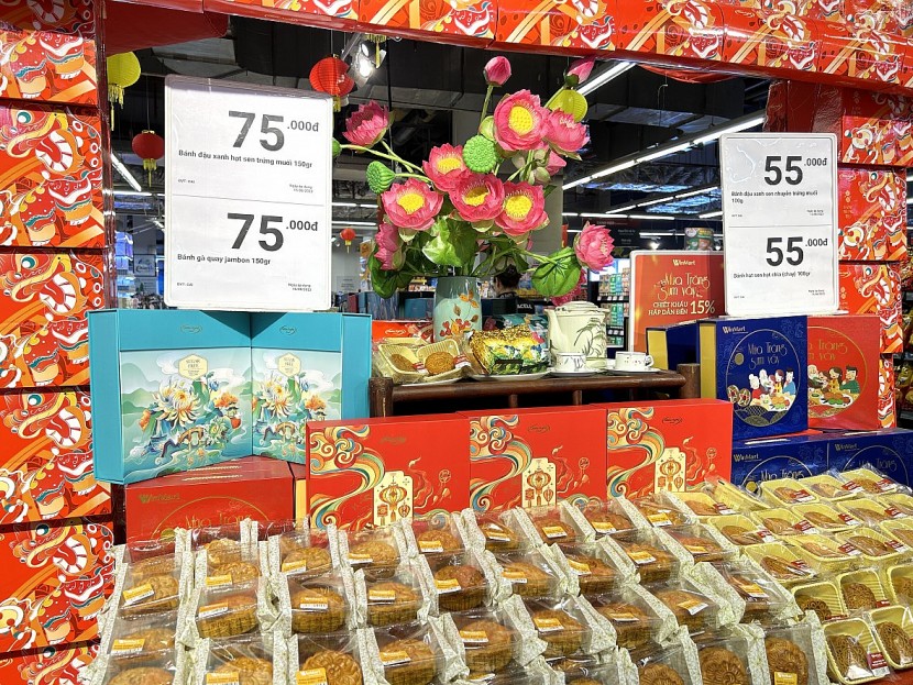 Bánh Trung thu WinMart_WinMart+ có mức giá bán lẻ 55.000đ cho dòng bánh truyền thống và 75.000đ cho dòng bánh cao cấp