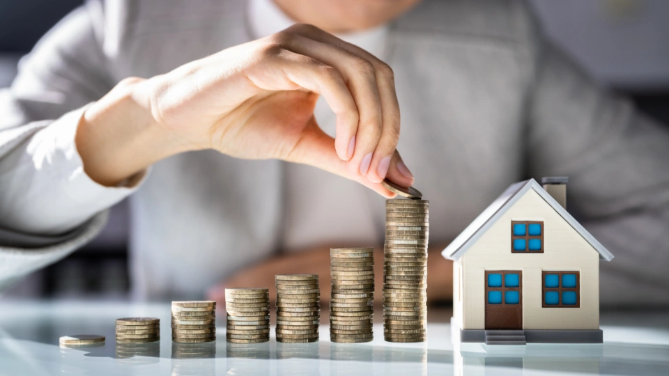 Giá trị hợp đồng bán hàng của các doanh nghiệp bất động sản được dự báo sẽ giảm mạnh trong những tháng còn lại của năm 2023 (Ảnh minh họa).