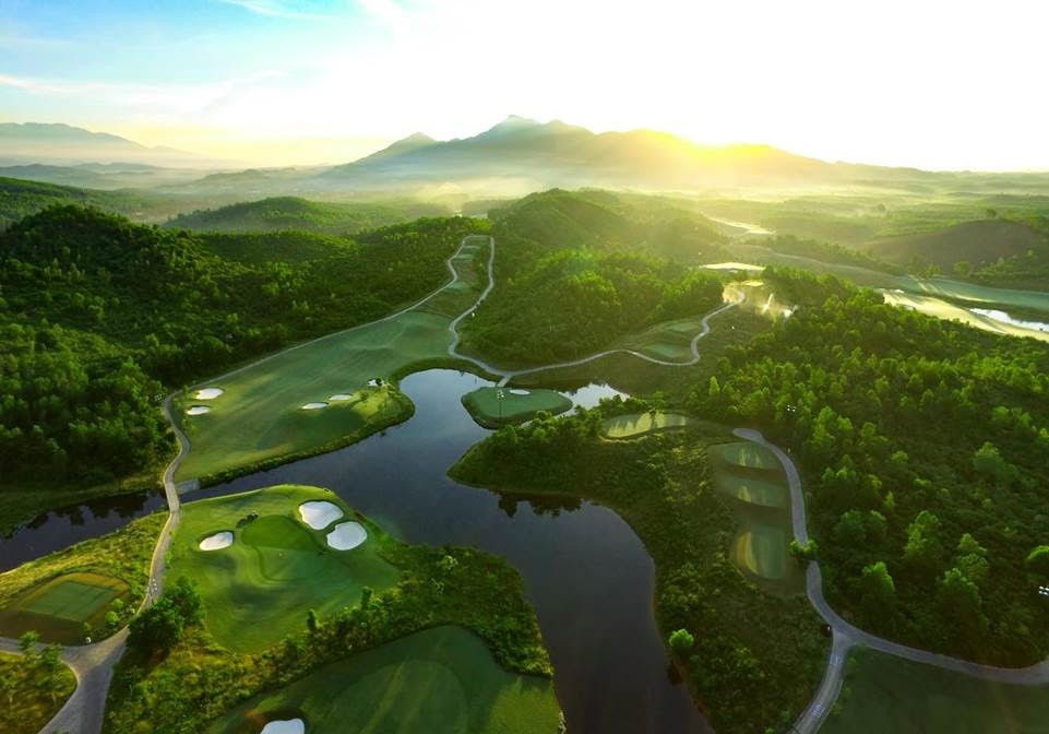 Hai sân golf miền Trung lọt Top 100 khu nghỉ dưỡng golf hàng đầu thế giới