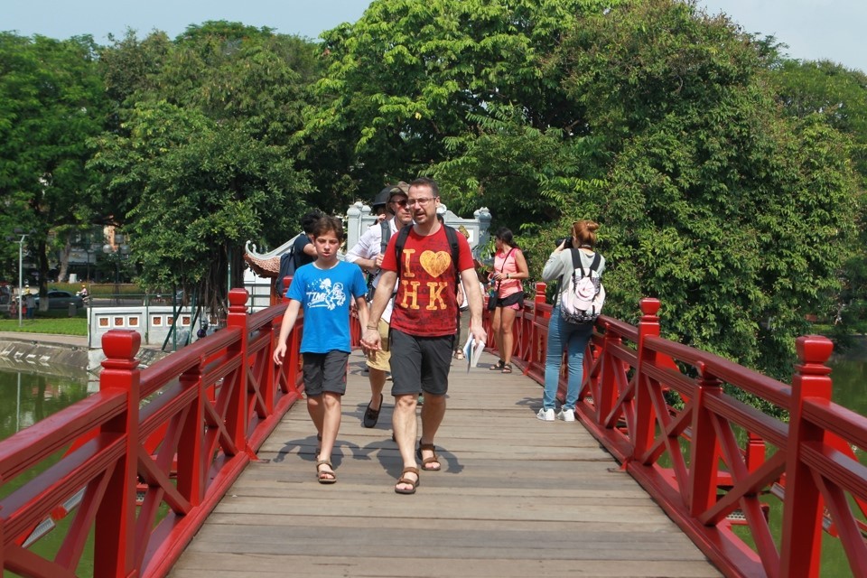 Hà Nội thu hút được lượng lớn khách du lịch