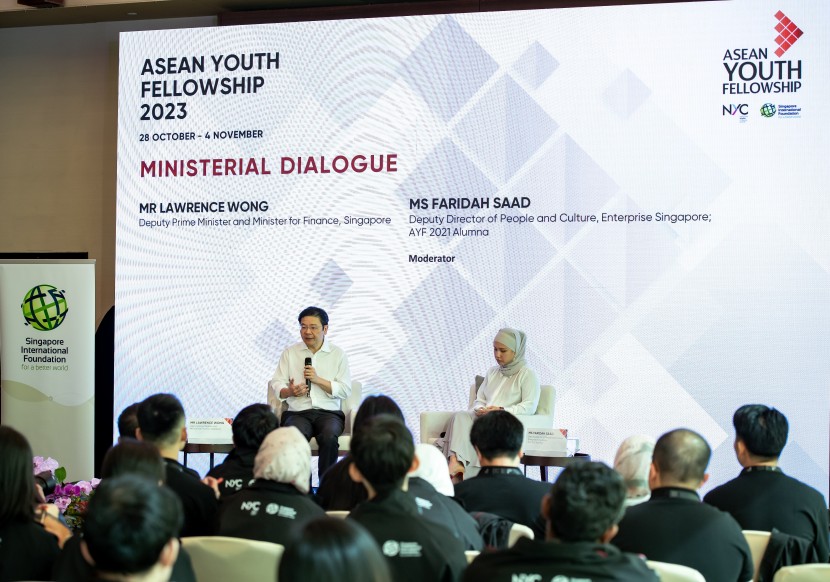 Các nhà lãnh đạo trẻ của chương trình AYF 2023 đã tham dự phiên Đối thoại cấp Bộ trưởng với Phó Thủ tướng kiêm Bộ trưởng Tài chính Singapore, ông Lawrence Wong