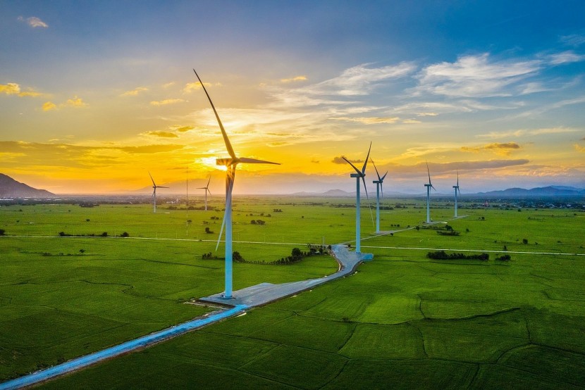 Việt Nam đang triển khai những bước đầu của quá trình chuyển đổi năng lượng truyền thống sang năng lượng tái tạo xanh và và sạch hơn.