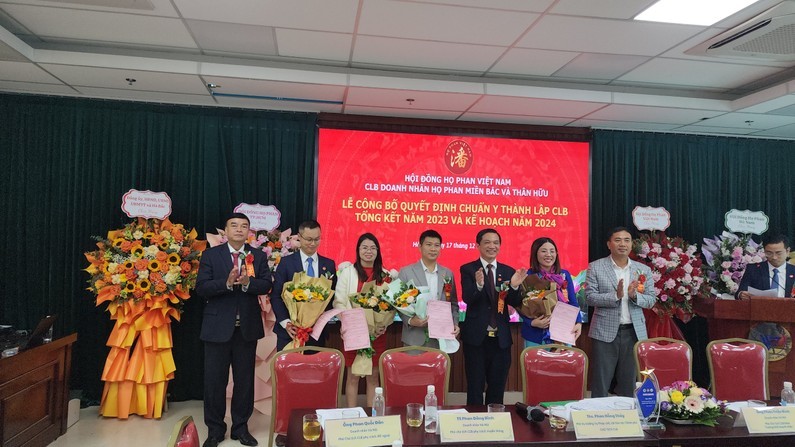 Lễ Công bố Quyết định Chuẩn y thành lập Câu lạc bộ Doanh nhân Họ Phan Miền Bắc