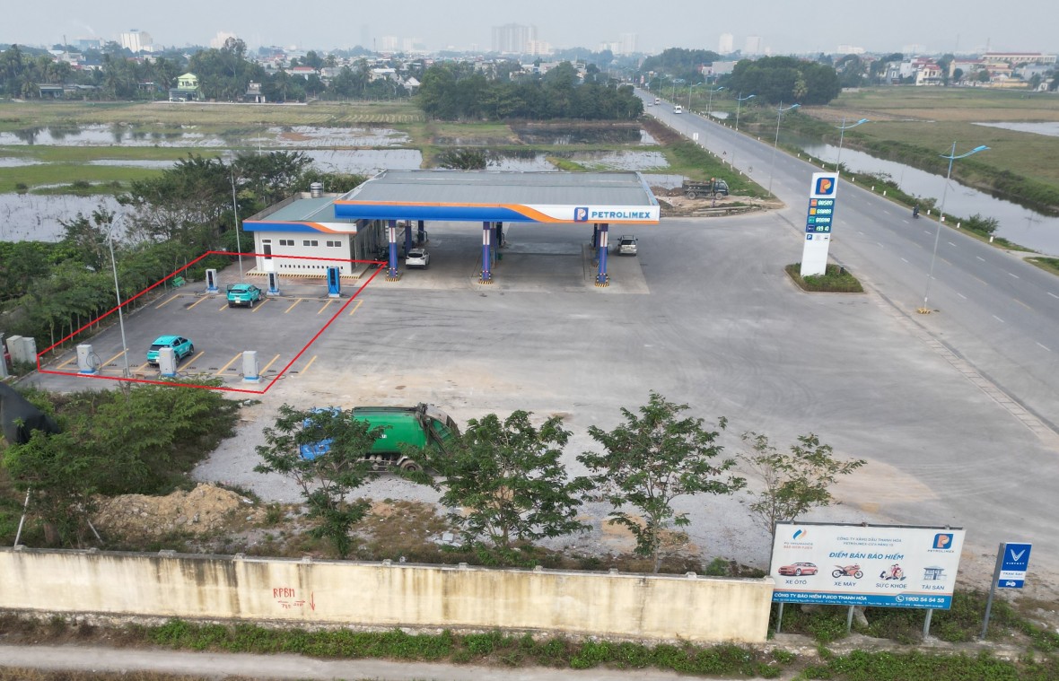 Công trình trạm sạc điện cho xe ô tô điện tại Cửa hàng xăng dầu Quảng Hưng, phường Quảng Hưng, thành phố Thanh Hóa.