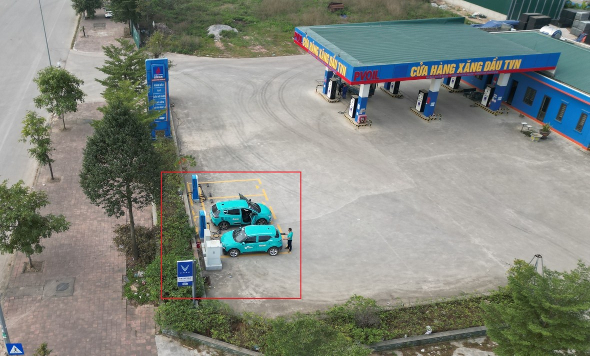 Công trình trạm sạc điện cho xe ô tô điện tại Cửa hàng xăng dầu TVN, phường Đông Vệ, thành phố Thanh Hóa.
