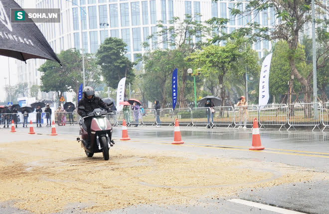Ảnh hot xe máy điện Vinfast Theon: cùng kích cỡ Honda SH, tốc độ tối đa 90km/h - Ảnh 10.
