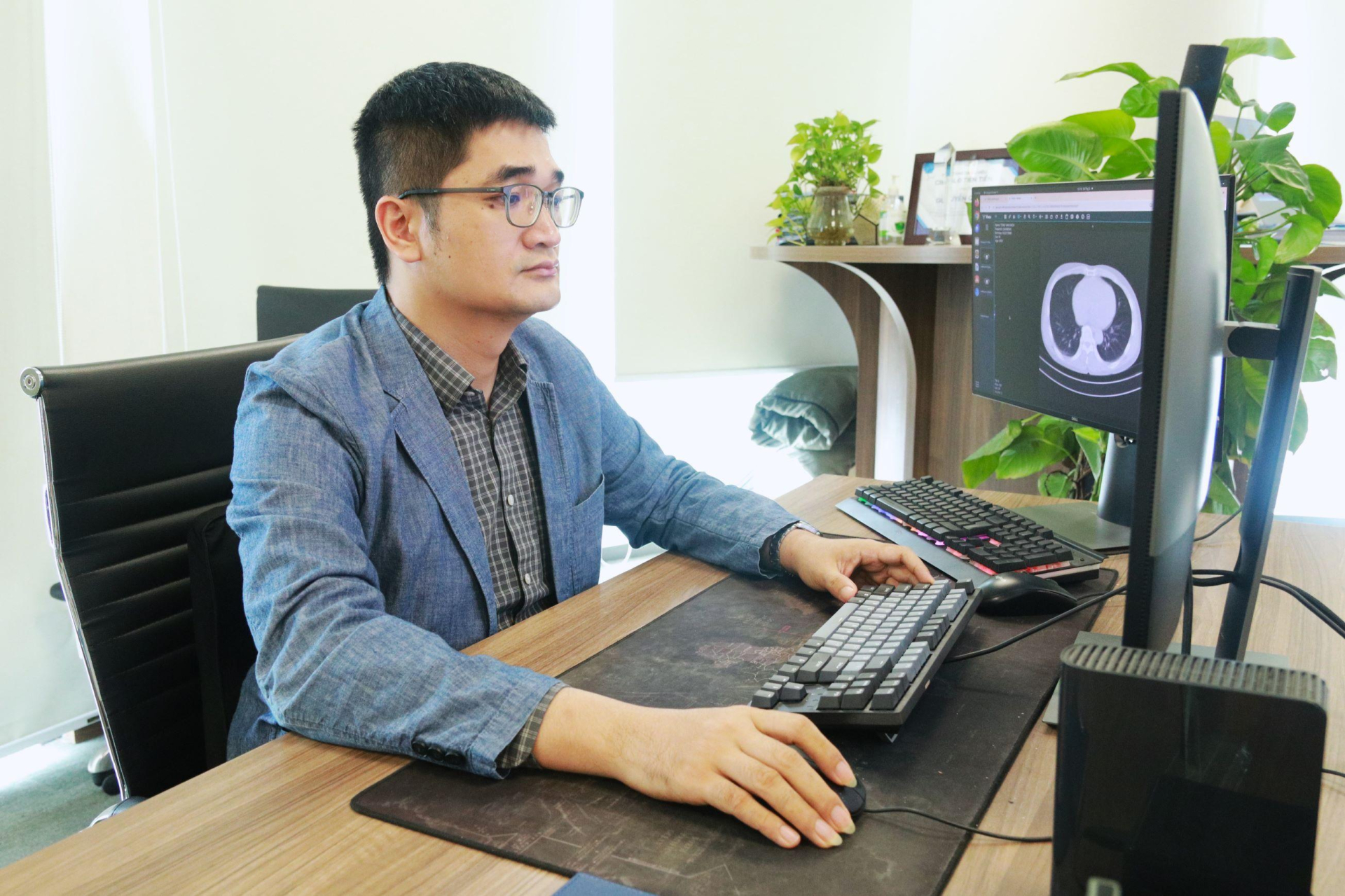 TS. Nguyễn Quý Hà - Giám đốc Khối Công nghệ Phân tích hình ảnh VinBigdata chia sẻ, chứng nhận của FDA sẽ mở ra cánh cửa để VinBigdata tiến ra toàn cầu, góp phần khẳng định vị thế của Việt Nam trên bản đồ trí tuệ nhân tạo thế giới.
