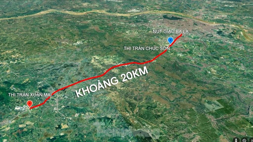 Dự án cải tạo, nâng cấp Quốc lộ 6 có chiều dài 21,7 km, bắt đầu từ nút giao Ba La (quận Hà Đông) đến thị trấn Xuân Mai (huyện Chương Mỹ), tiếp giáp với huyện Lương Sơn (tỉnh Hòa Bình).