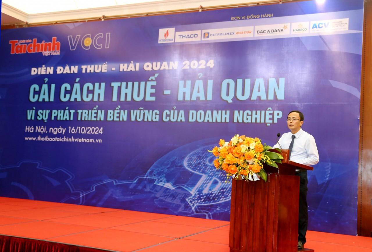 Ông Phạm Thu Phong, Tổng Biên tập Thời báo Tài chính Việt Nam phát biểu khai mạc Diễn đàn. (Ảnh: Thời báo Tài chính Việt Nam)