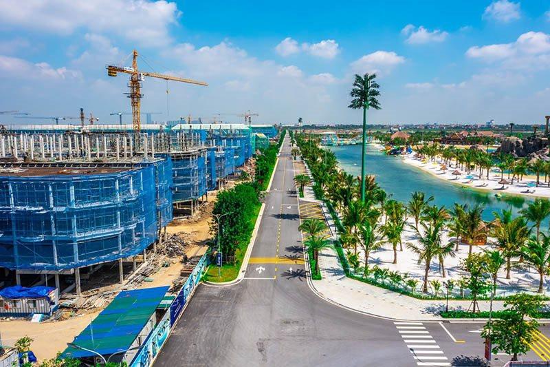 Savills Việt Nam cho biết, một trong những nguyên nhân khiến cho mô hình condotel ở Việt Nam phổ biến trong thời gian qua đó chính là nhờ vào sự kết nối giữa tăng trưởng niềm tin vào bất động sản nghỉ dưỡng cũng như mong muốn rút ngắn thời gian hoàn vốn của chủ đầu tư. (Nguồn ảnh: Vneconomy)