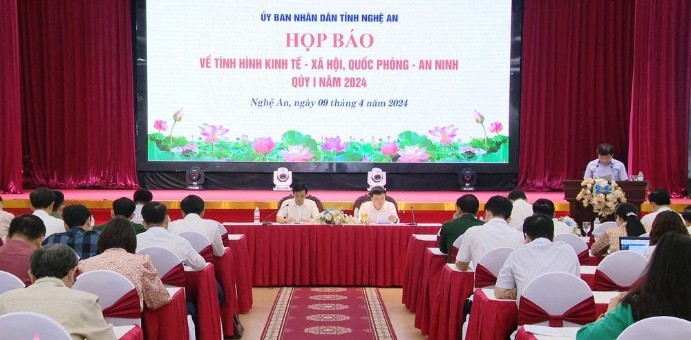 Toàn cảnh buổi họp báo về tình hình kinh tế - xã hội quý I năm 2024 của UBND tỉnh Nghệ An.