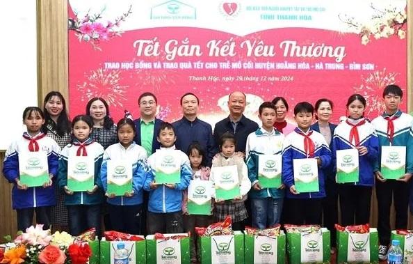 Trong gần 30 năm qua (từ năm 1998 đến nay), Công ty Tiến Nông đã phối hợp với Hội Bảo trợ người khuyết tật, trẻ mồ côi và bảo vệ quyền trẻ em các cấp nhận đỡ đầu hàng trăm trẻ mồ côi có hoàn cảnh đặc biệt khó khăn tại các tỉnh Thanh Hóa, Nghệ An, Hà Tĩnh.