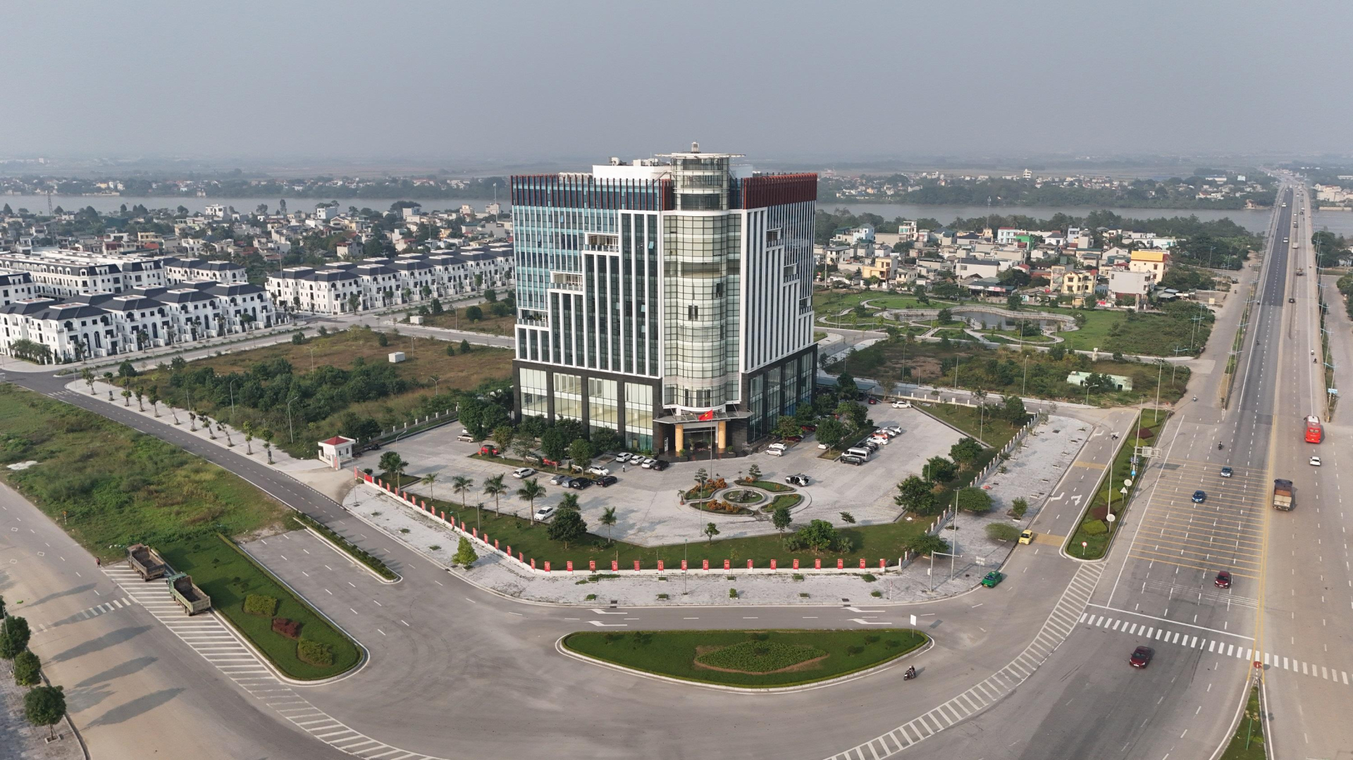 UBND tỉnh Thanh Hóa yêu cầu các đơn vị liên quan thực hiện nghiêm túc việc kiểm kê, đảm bảo chính xác, đầy đủ, công khai, minh bạch toàn bộ tài sản công thuộc phạm vi quản lý. UBND tỉnh Thanh Hóa yêu cầu các đơn vị liên quan thực hiện nghiêm túc việc kiểm kê, đảm bảo chính xác, đầy đủ, công khai, minh bạch toàn bộ tài sản công thuộc phạm vi quản lý.