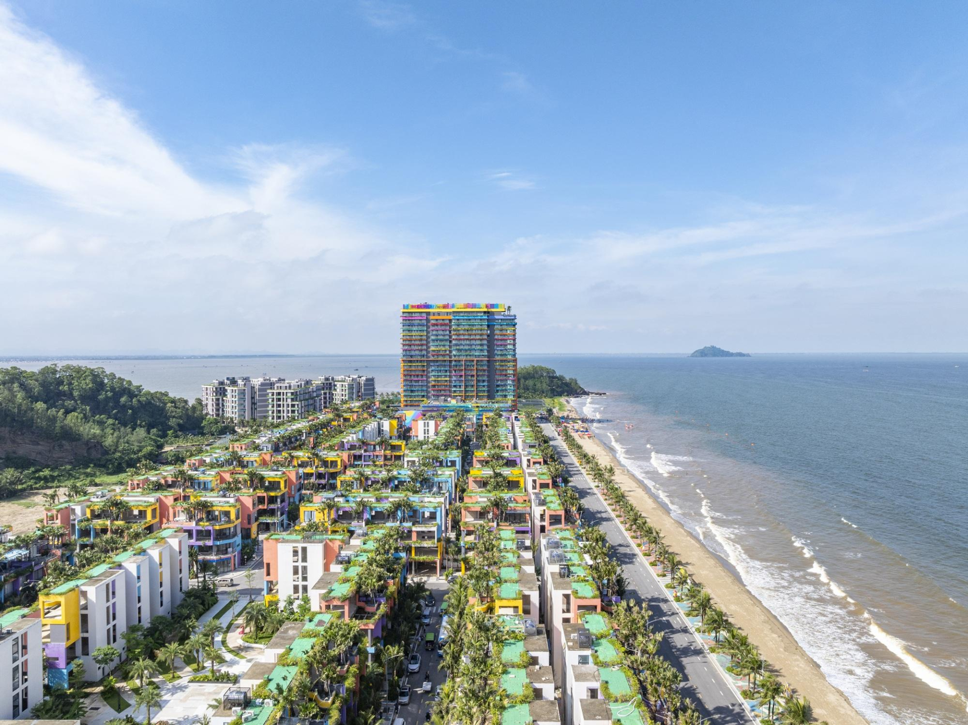 Thanh Hóa đã trở thành điểm sáng trong bức tranh thu hút đầu tư của cả nước khi ghi nhận tổng vốn đầu tư đạt gần 17.900 tỷ đồng. Thanh Hóa đã trở thành điểm sáng trong bức tranh thu hút đầu tư của cả nước khi ghi nhận tổng vốn đầu tư đạt gần 17.900 tỷ đồng.