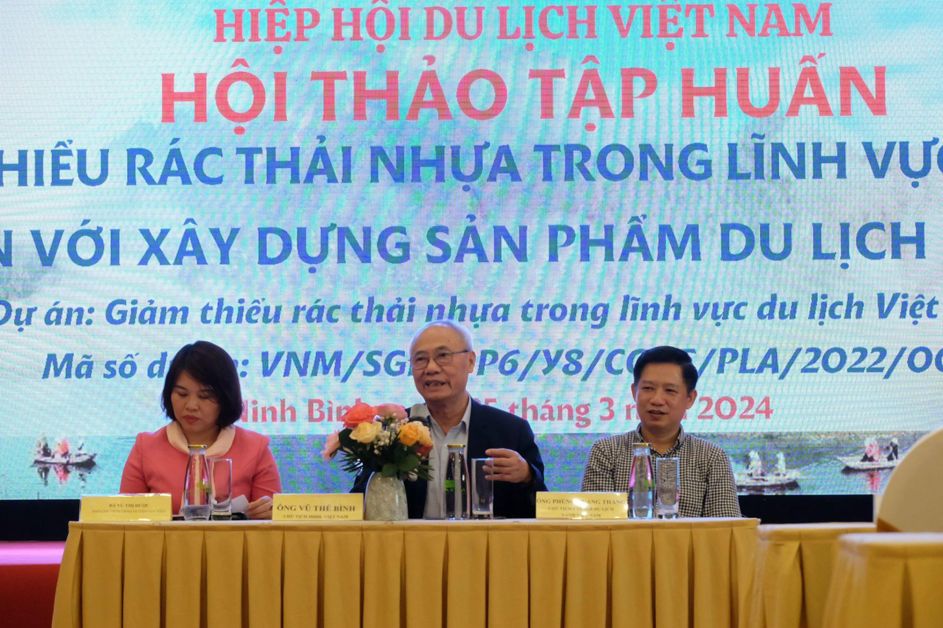 Ông Vũ Thế Bình - Chủ tịch Hiệp hội Du lịch Việt Nam phát biểu tại hội thảo.