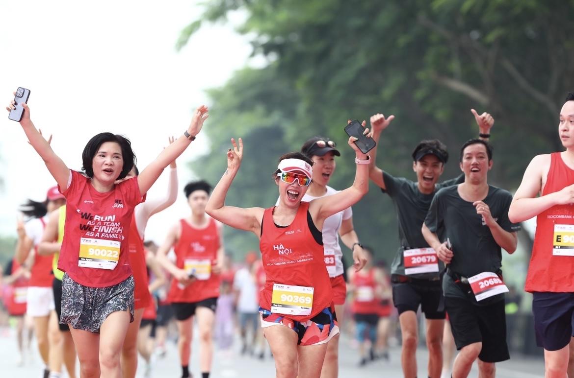 Giải Marathon Quốc tế Hà Nội Techcombank ra mắt bộ vật phẩm phiên bản đặc biệt - ảnh 3