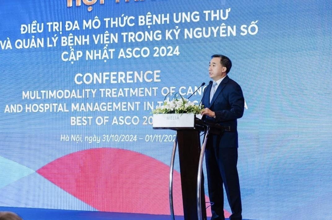 GS.TS Trần Văn Thuấn - Thứ trưởng Bộ Y tế phát biểu tại Hội thảo.