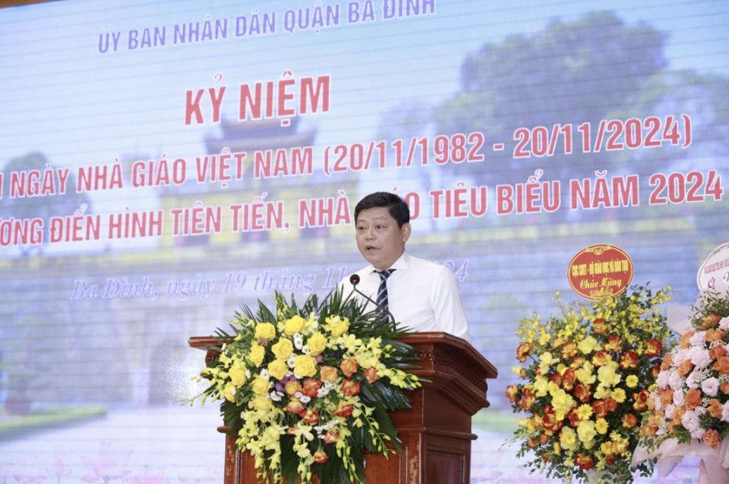 Ông Tạ Nam Chiến - Phó Bí thư Quận ủy, Chủ tịch UBND quận Ba Đình phát biểu tại buổi lễ.