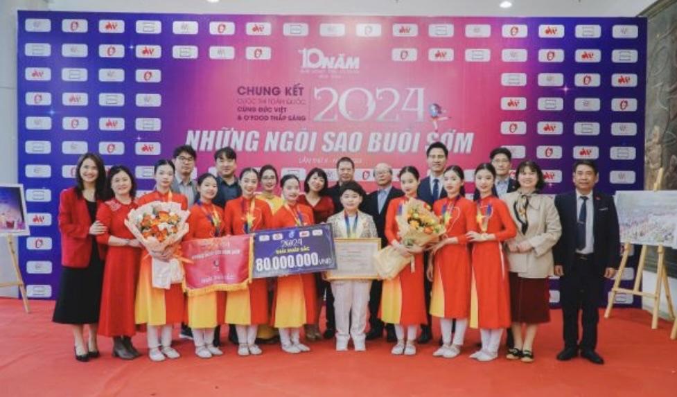 Trao giải cuộc thi Những ngôi sao buổi sớm 2024 - ảnh 1