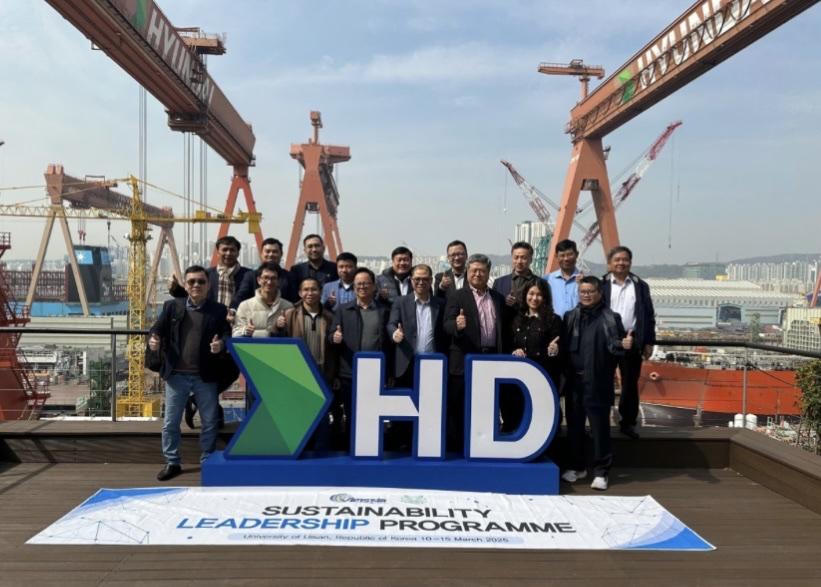 Các nhà lãnh đạo Việt Nam khảo sát thực tế tại Tập đoàn Công nghiệp nặng Hyundai. Các nhà lãnh đạo Việt Nam khảo sát thực tế tại Tập đoàn Công nghiệp nặng Hyundai.