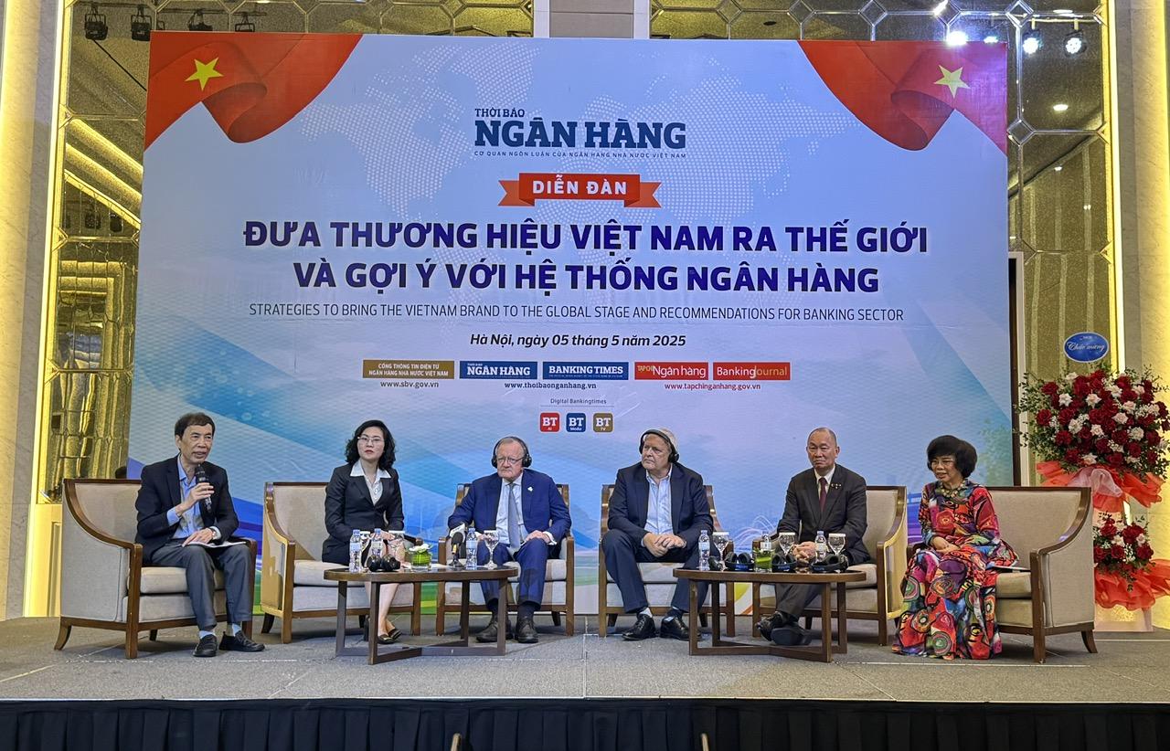 Phát triển thương hiệu ngân hàng Việt Nam vững mạnh, có sức cạnh tranh khu vực và quốc tế là nhiệm vụ mang tính chiến lược, góp phần nâng cao vị thế quốc gia trong tiến trình hội nhập. Phát triển thương hiệu ngân hàng Việt Nam vững mạnh, có sức cạnh tranh khu vực và quốc tế là nhiệm vụ mang tính chiến lược, góp phần nâng cao vị thế quốc gia trong tiến trình hội nhập.