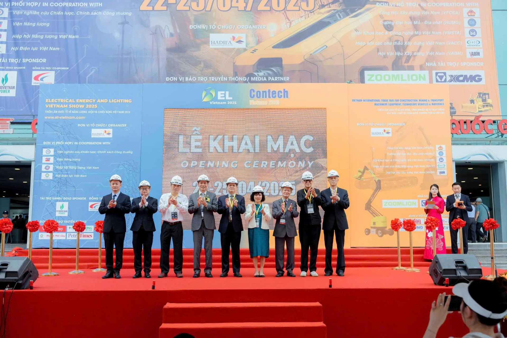 Triển lãm quốc tế về Xây dựng, Công nghiệp Mỏ và Giao thông - Contech Vietnam 2025 và Triển lãm quốc tế về Năng lượng Điện và Chiếu sáng Việt Nam 2025 - EL Vietnam 2025 do Công ty Cổ phần Quảng cáo và Hội chợ Quốc tế Hà Nội (HADIFA) tổ chức. Triển lãm quốc tế về Xây dựng, Công nghiệp Mỏ và Giao thông - Contech Vietnam 2025 và Triển lãm quốc tế về Năng lượng Điện và Chiếu sáng Việt Nam 2025 - EL Vietnam 2025 do Công ty Cổ phần Quảng cáo và Hội chợ Quốc tế Hà Nội (HADIFA) tổ chức.