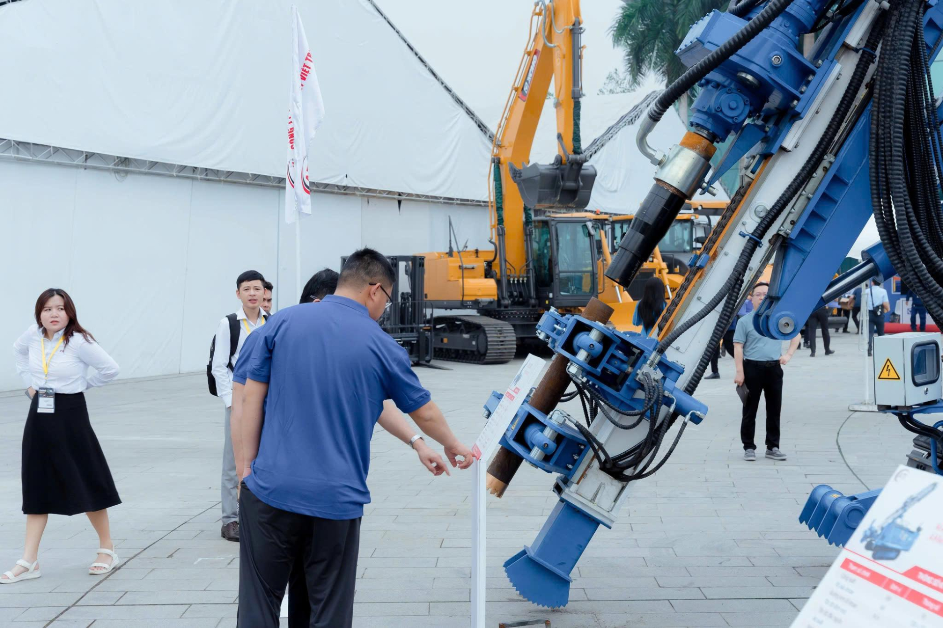 Contech Vietnam 2025 và EL Vietnam 2025 với hơn 5000m2 diện tích trưng bày trong nhà và ngoài trời, phong phú về nội dung, đa dạng về công nghệ và các sản phẩm trưng bày. Contech Vietnam 2025 và EL Vietnam 2025 với hơn 5000m2 diện tích trưng bày trong nhà và ngoài trời, phong phú về nội dung, đa dạng về công nghệ và các sản phẩm trưng bày.