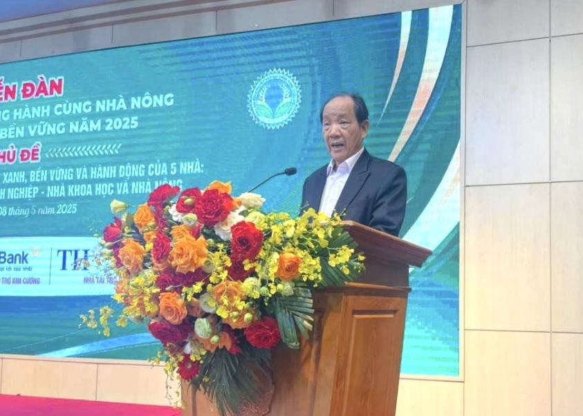 Ông Hồ Xuân Hùng - Chủ tịch Tổng hội Nông nghiệp và Phát triển nông thôn Việt Nam phát biểu khai mạc Diễn đàn. Ông Hồ Xuân Hùng - Chủ tịch Tổng hội Nông nghiệp và Phát triển nông thôn Việt Nam phát biểu khai mạc Diễn đàn.