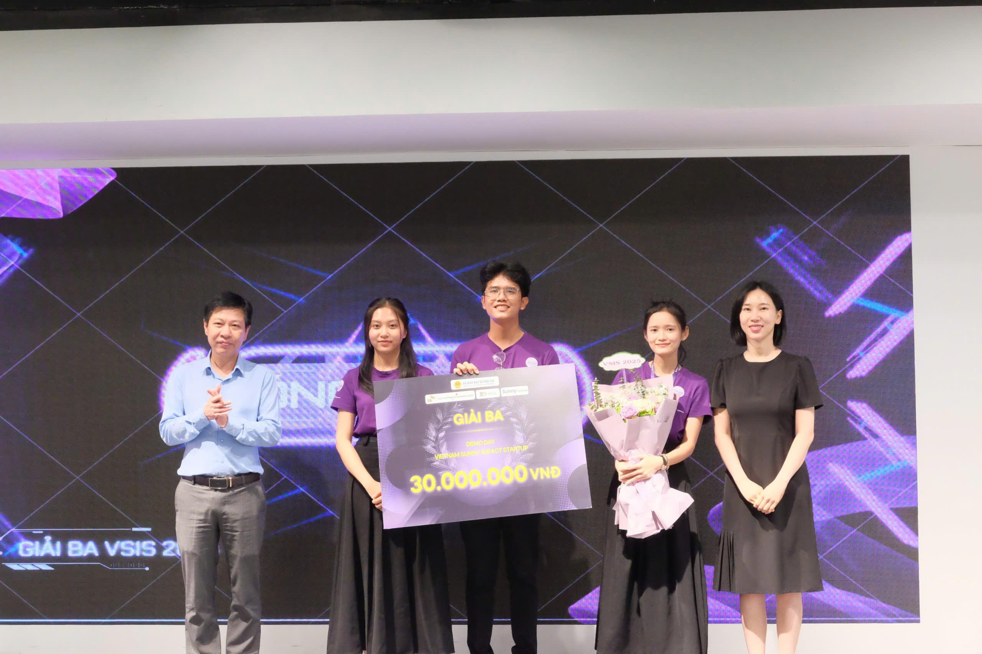 9 dự án sinh viên bước ra từ chương trình tăng tốc khởi nghiệp tạo tác động xã hội VSIS 2024 - ảnh 4 9 dự án sinh viên bước ra từ chương trình tăng tốc khởi nghiệp tạo tác động xã hội VSIS 2024 - ảnh 4