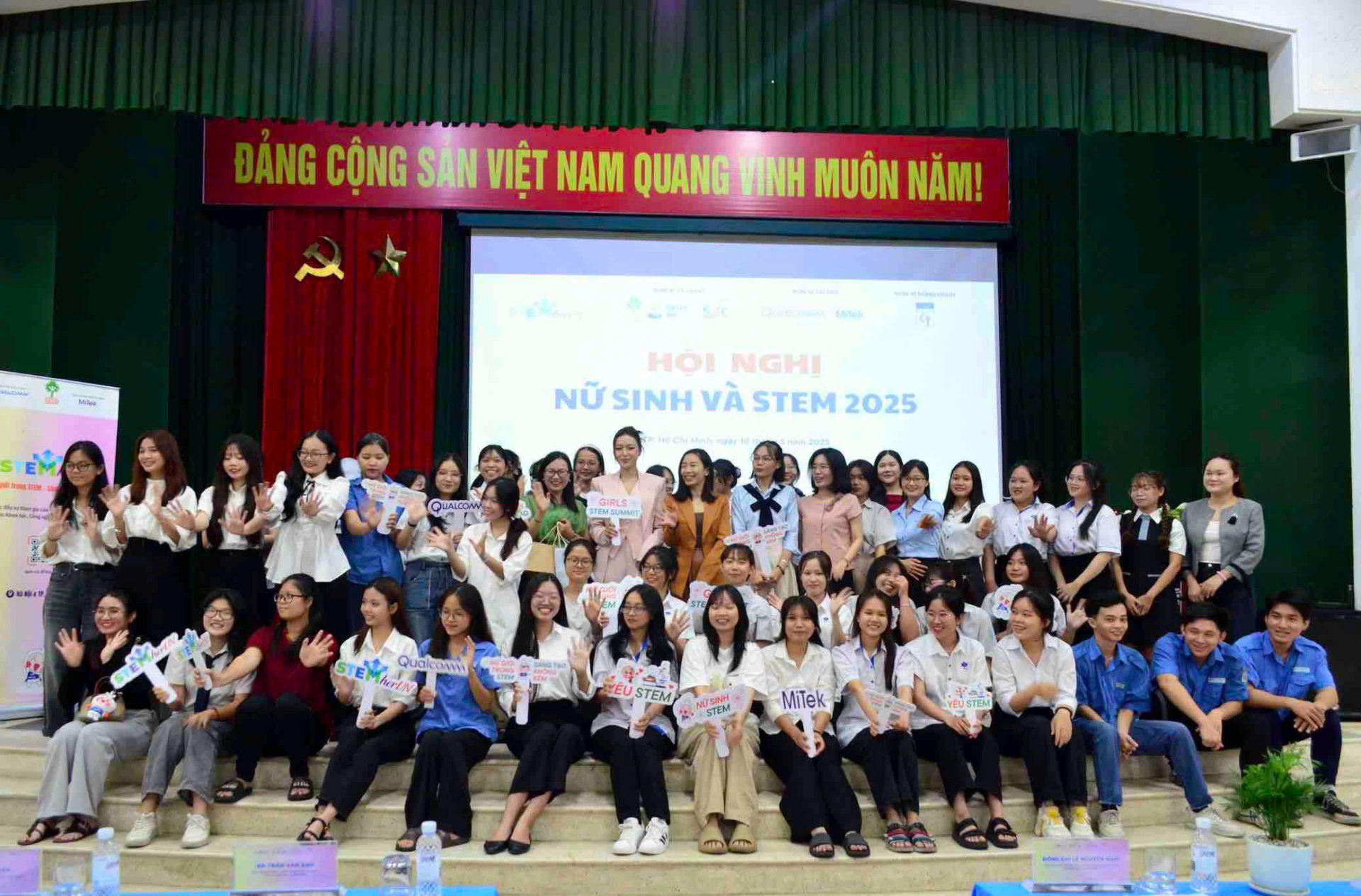 “Nữ sinh và STEM” năm 2025: Khơi nguồn sáng tạo, trao quyền bứt phá. “Nữ sinh và STEM” năm 2025: Khơi nguồn sáng tạo, trao quyền bứt phá.