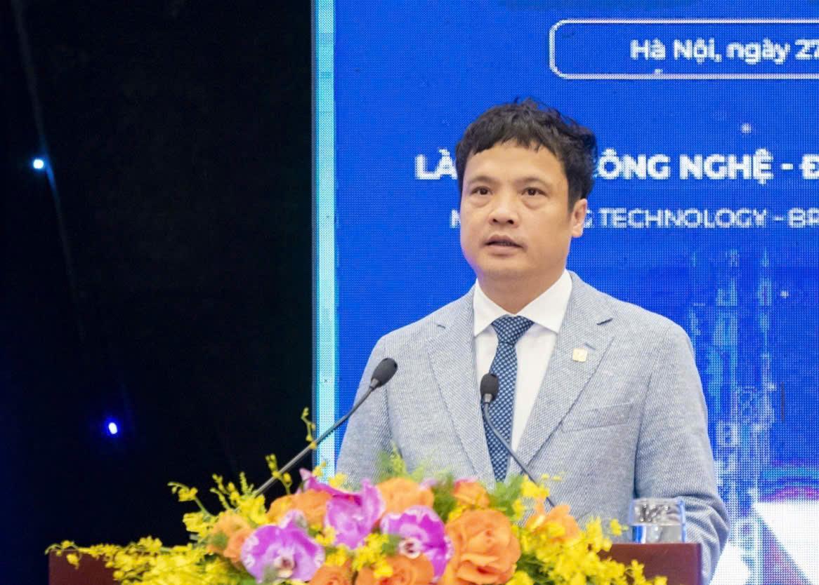 Ông Nguyễn Văn Khoa - Chủ tịch VINASA, Tổng Giám đốc Tập đoàn FPT phát biểu khai mạc Diễn đàn. Ông Nguyễn Văn Khoa - Chủ tịch VINASA, Tổng Giám đốc Tập đoàn FPT phát biểu khai mạc Diễn đàn.