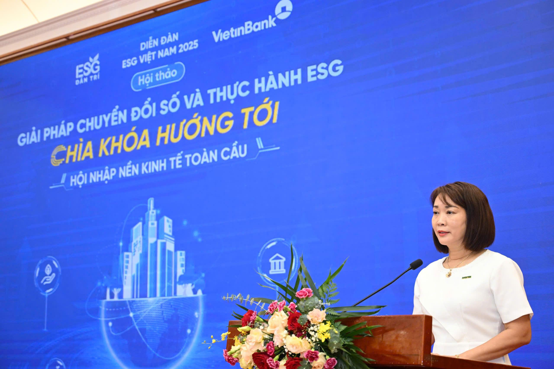 Bà Nguyễn Thu Hằng - Phó Tổng Biên tập Báo Dân trí. Bà Nguyễn Thu Hằng - Phó Tổng Biên tập Báo Dân trí.