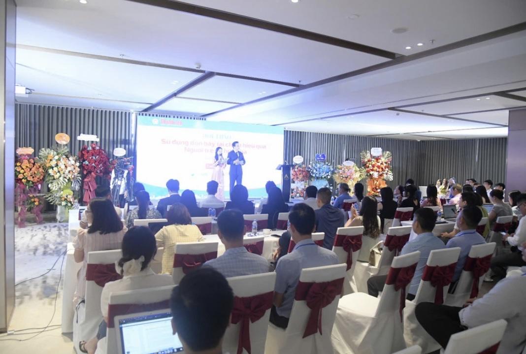 Quang cảnh hội thảo. Quang cảnh hội thảo.