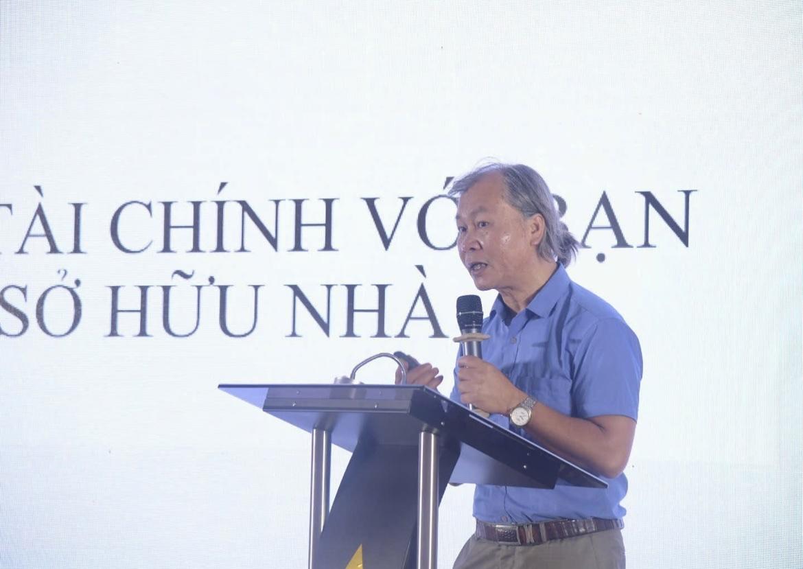 TS. Vũ Đình Ánh - Chuyên gia tài chính chia sẻ tại hội thảo. TS. Vũ Đình Ánh - Chuyên gia tài chính chia sẻ tại hội thảo.