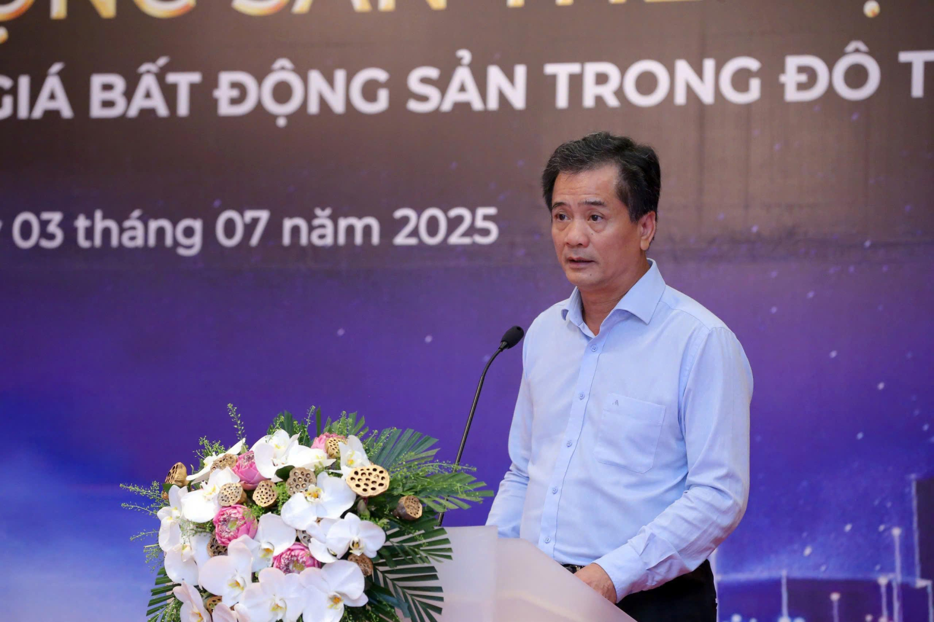 TS. Nguyễn Văn Đính phát biểu tại hội thảo. TS. Nguyễn Văn Đính phát biểu tại hội thảo.