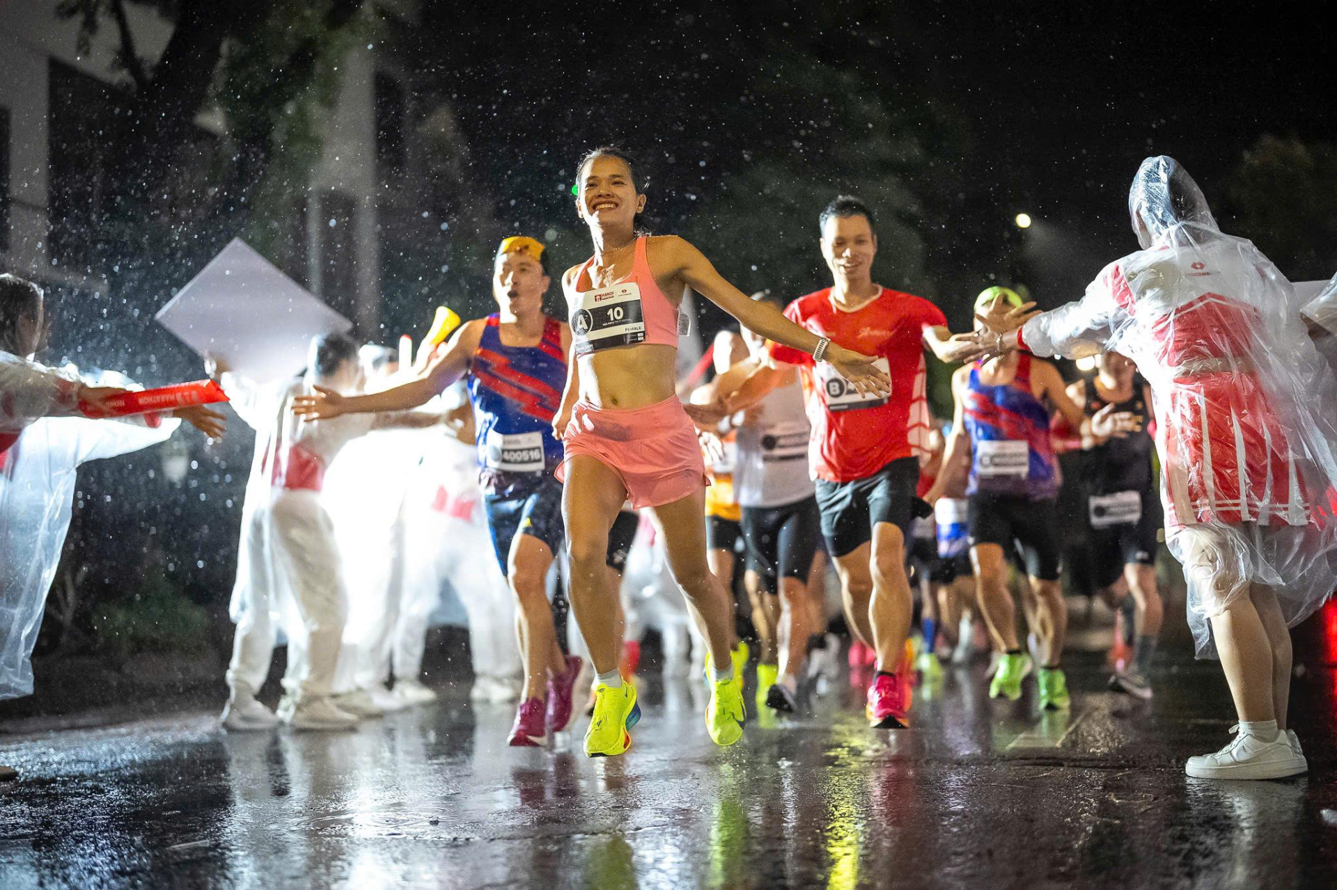 Giải Marathon quốc tế Hà Nội Techcombank mùa thứ 4: Kết nối di sản Thủ đô, sức mạnh cộng đồng và khát vọng vượt trội vì một “Việt Nam mới” - ảnh 2 Giải Marathon quốc tế Hà Nội Techcombank mùa thứ 4: Kết nối di sản Thủ đô, sức mạnh cộng đồng và khát vọng vượt trội vì một “Việt Nam mới” - ảnh 2