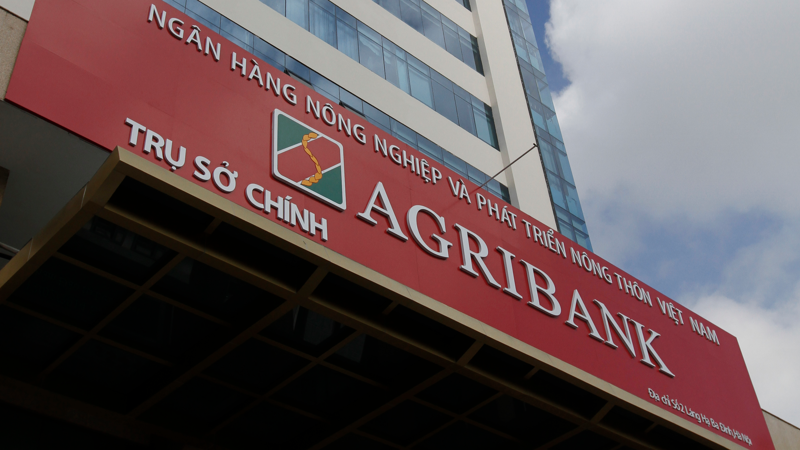 Agribank cũng đã điều chỉnh mức lãi suất cho vay trong 24 tháng đầu tiên đối với khoản vay trung và dài hạn là 6,5%/năm.