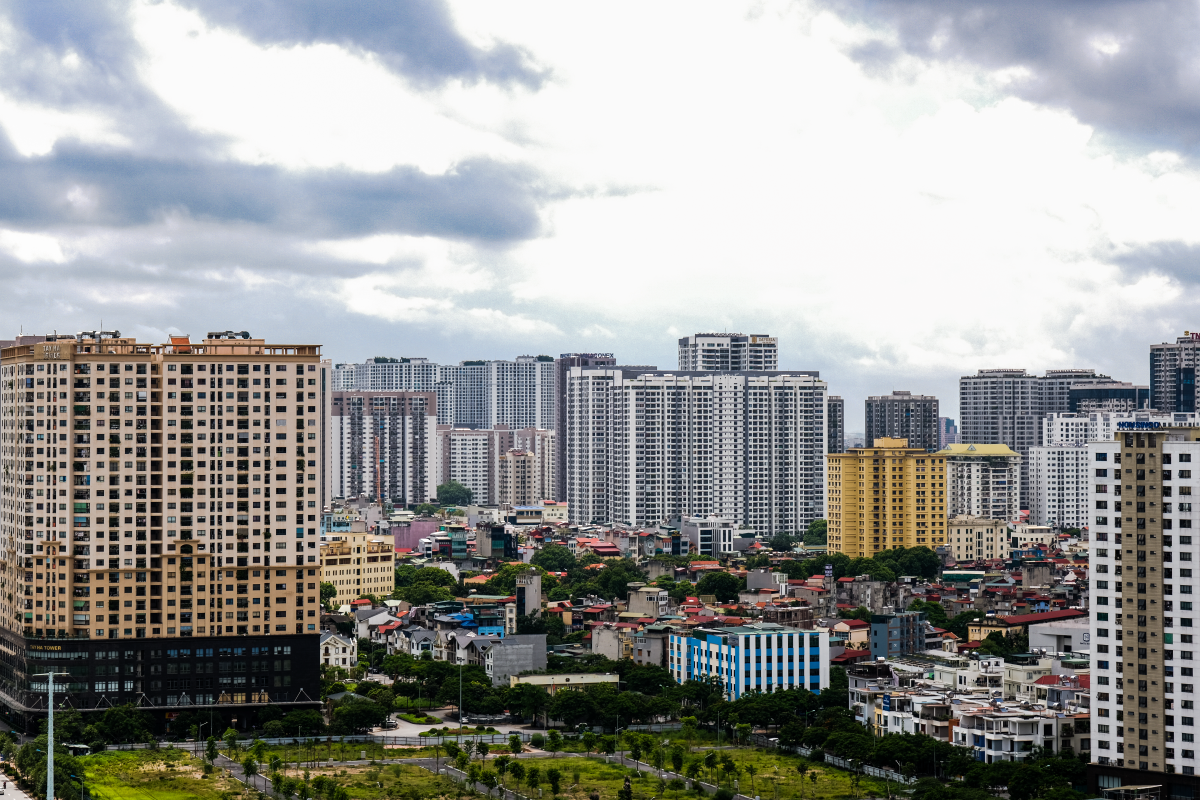 Giá chung cư tăng vượt xa khả năng mua nhà của nhiều người dân.