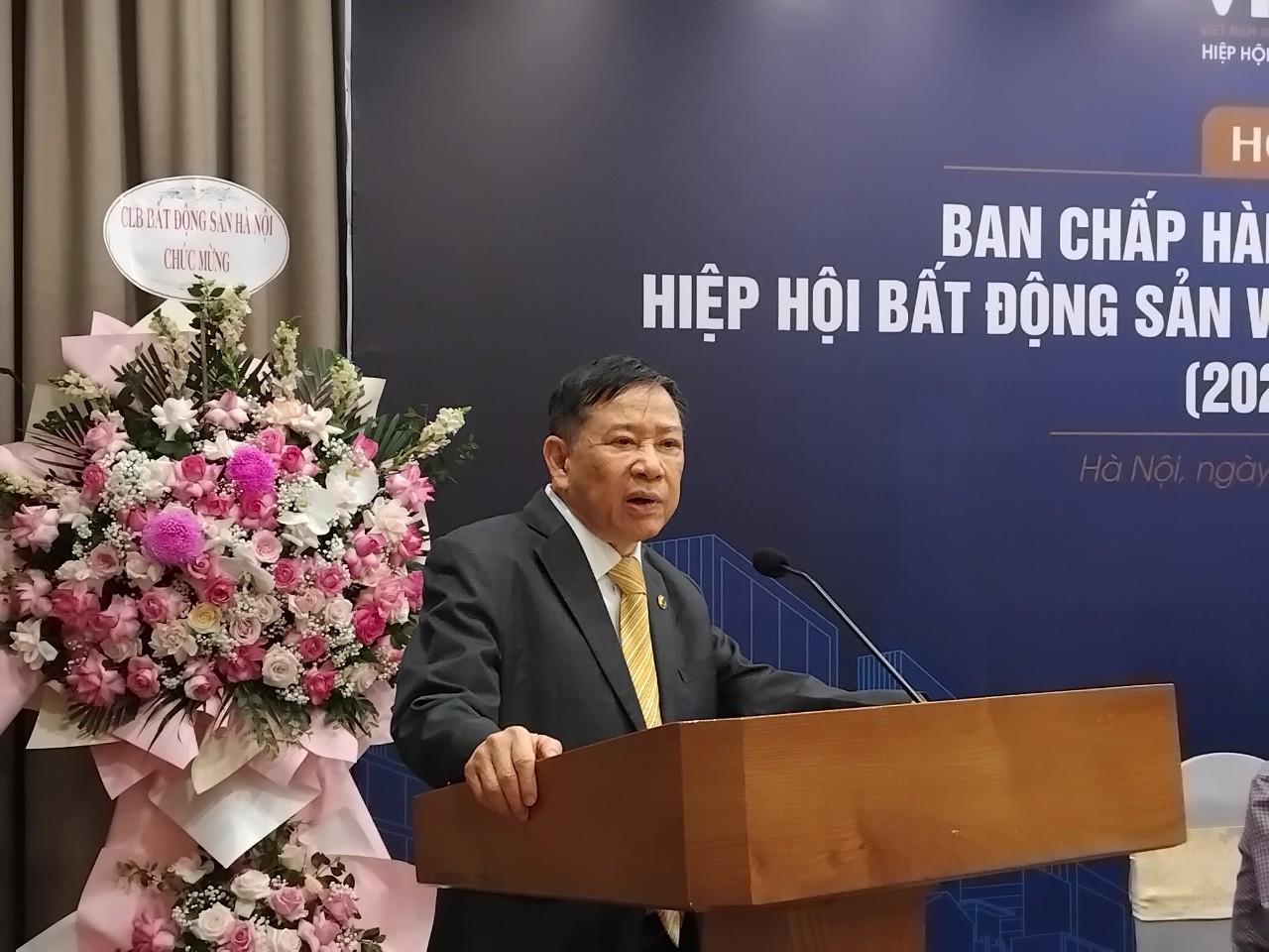 TS. Nguyễn Văn Khôi - Chủ tịch Hiệp hội Bất động sản Việt Nam (VNREA) phát biểu tại hội nghị. (Ảnh: Việt Anh)