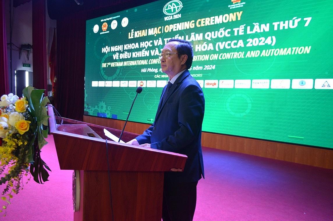 Bộ trưởng Bộ Khoa học và Công nghệ Huỳnh Thành Đạt phát biểu tại hội nghị.
