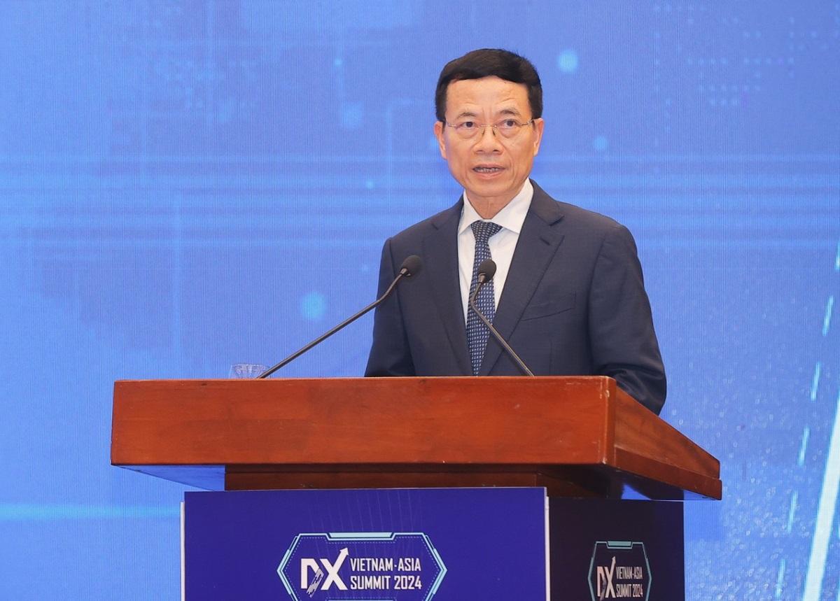 Bộ trưởng Bộ Thông tin và Truyền thông Nguyễn Mạnh Hùng phát biểu tại Diễn đàn.